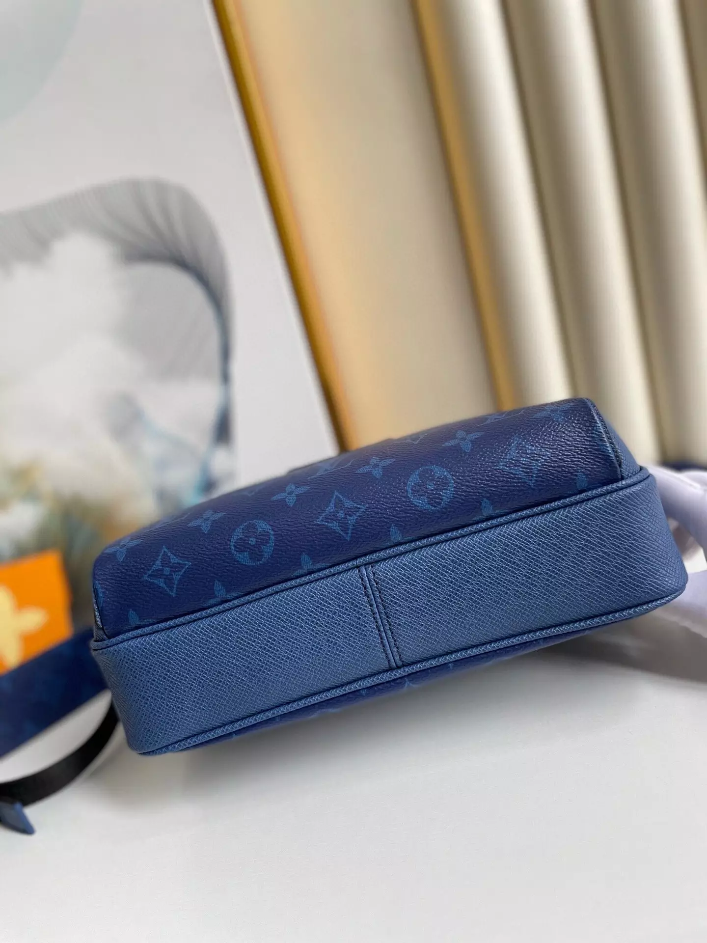 Outdoor Messenger Taigarama Cobalt