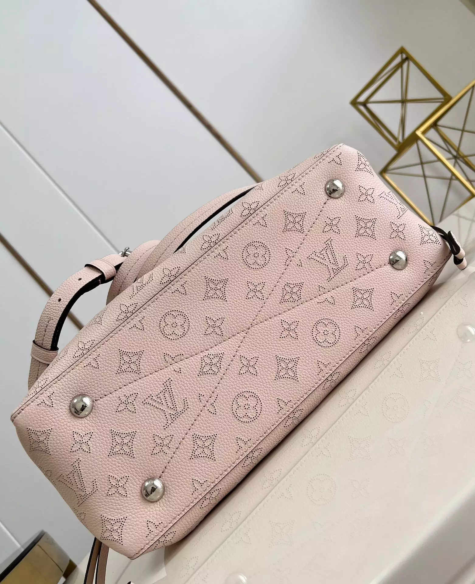 Bella Tote Pink Beige Mahina Calfskin