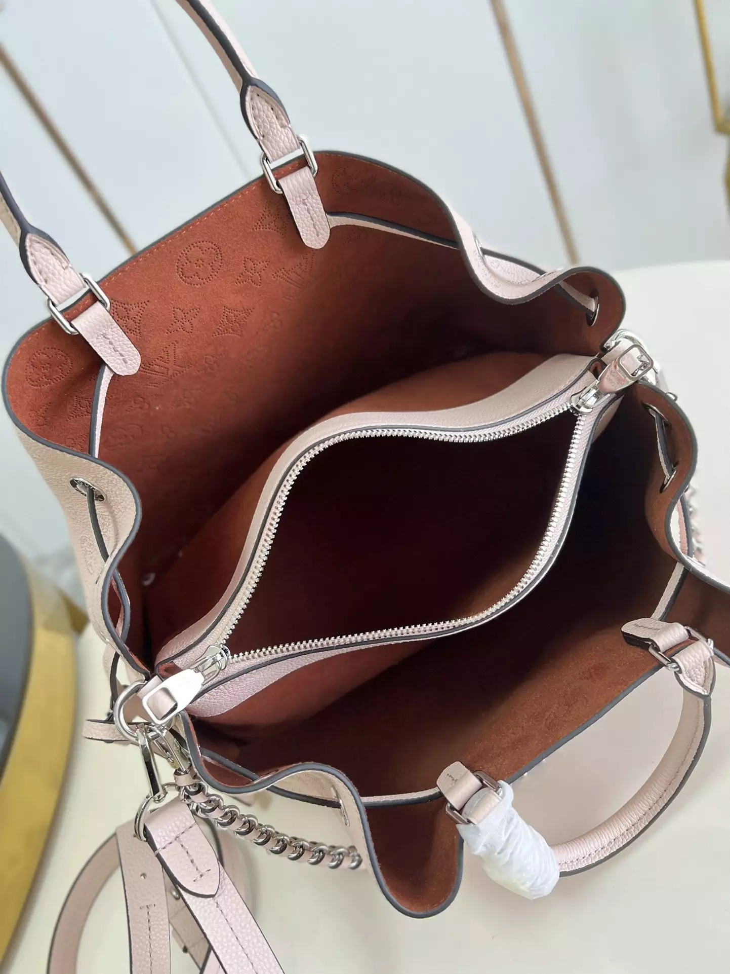 Bella Tote Pink Beige Mahina Calfskin