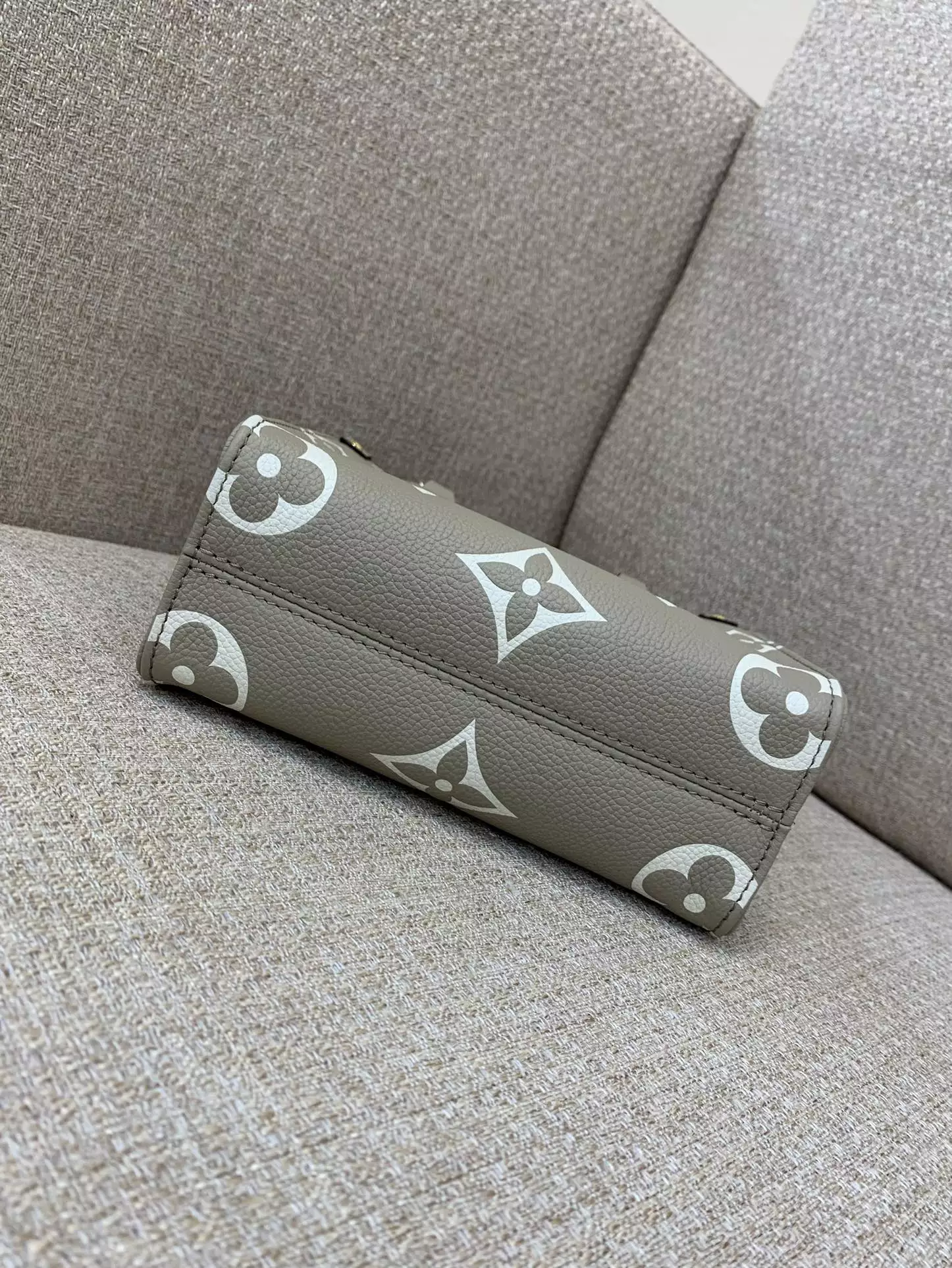 OnTheGo BB Bicolor Monogram Empreinte Dove Gray/Cream Leather