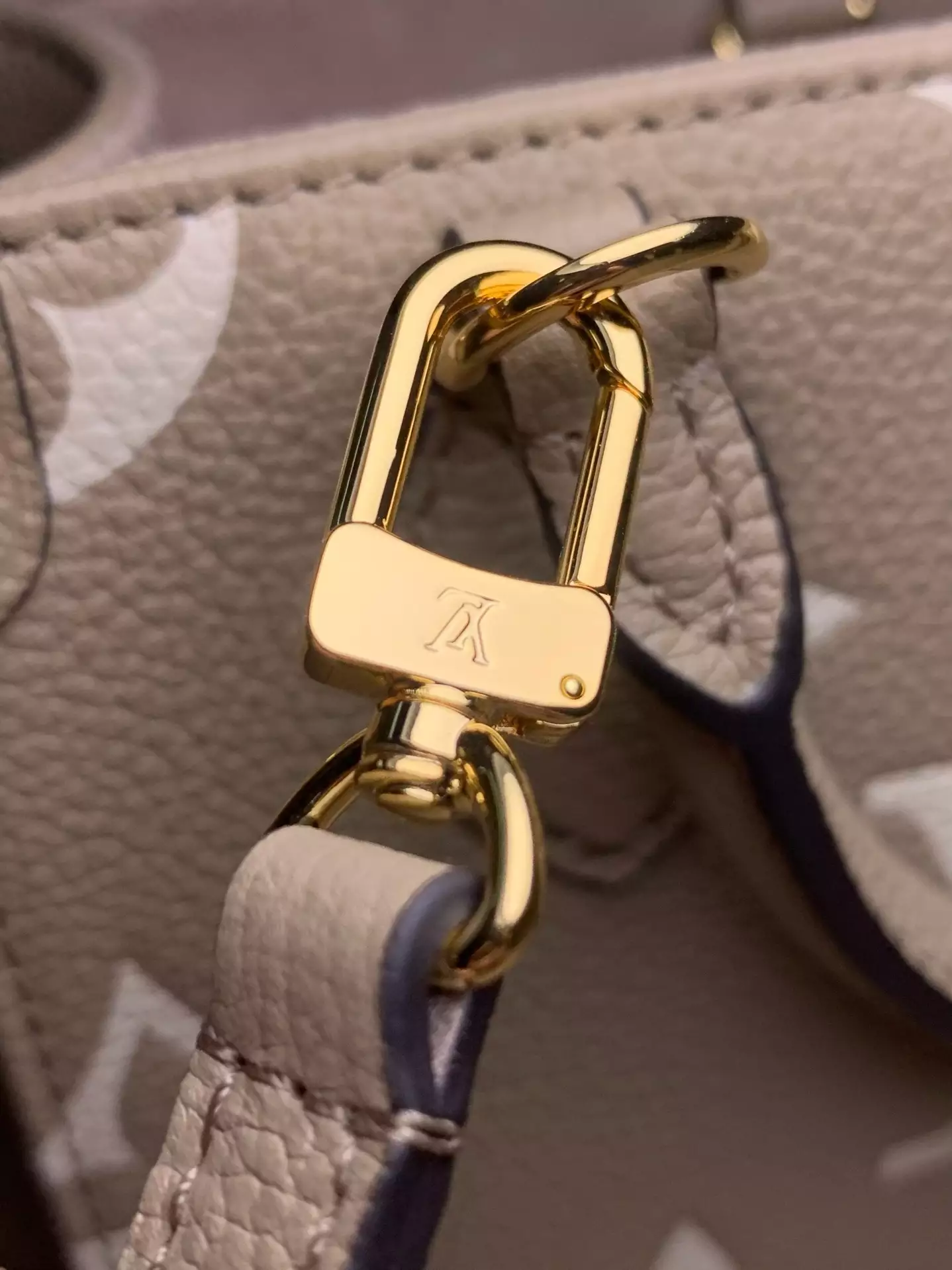 OnTheGo BB Bicolor Monogram Empreinte Dove Gray/Cream Leather