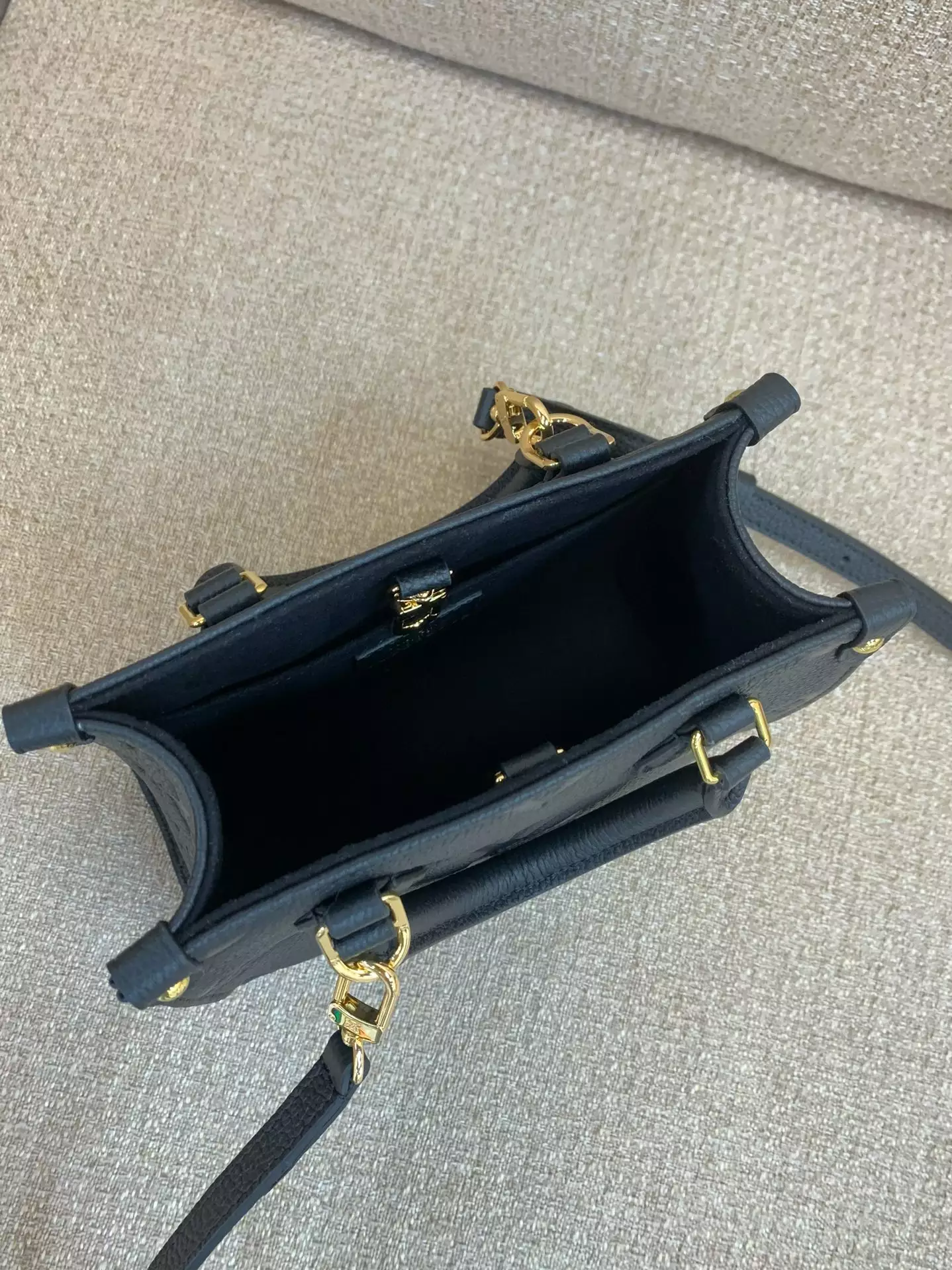 OnTheGo BB Monogram Empreinte Black Leather