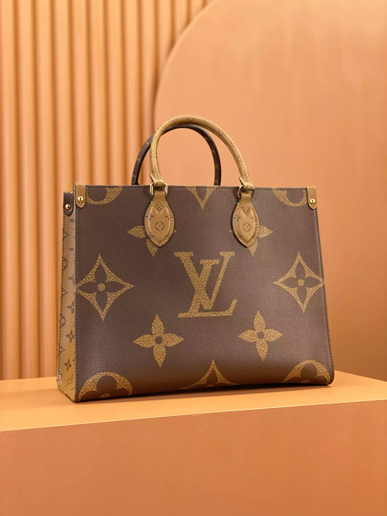 OnTheGo MM Monogram Giant Canvas and Brown