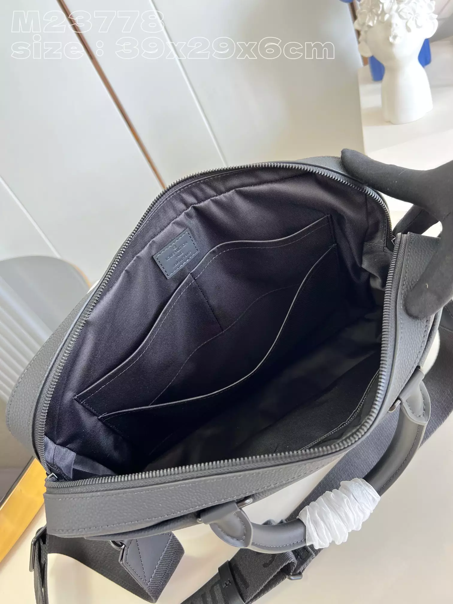 Pilot Briefcase LV Aerogram Black Cowhide Leather