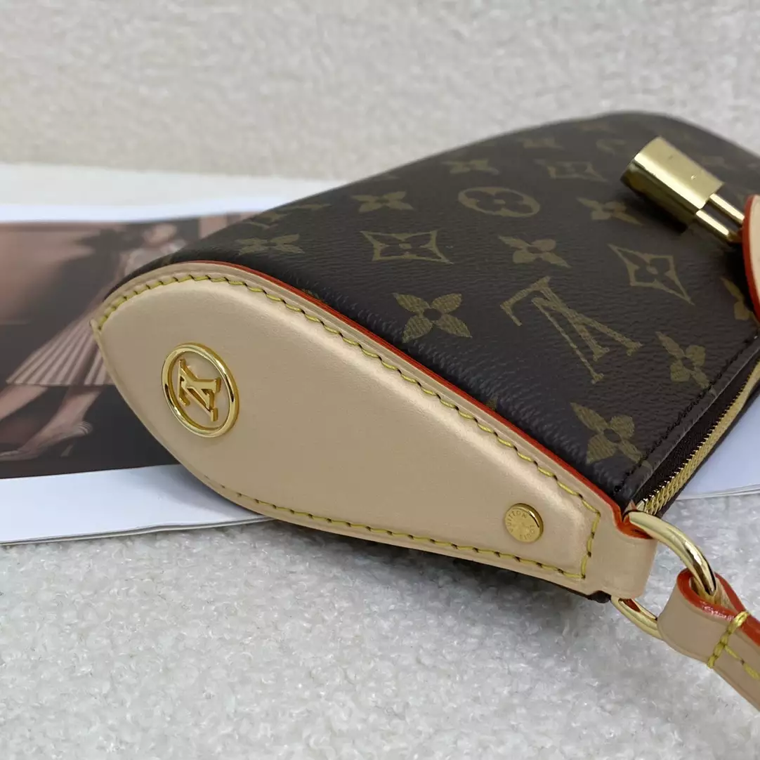 Pochette Tirette Monogram Canvas