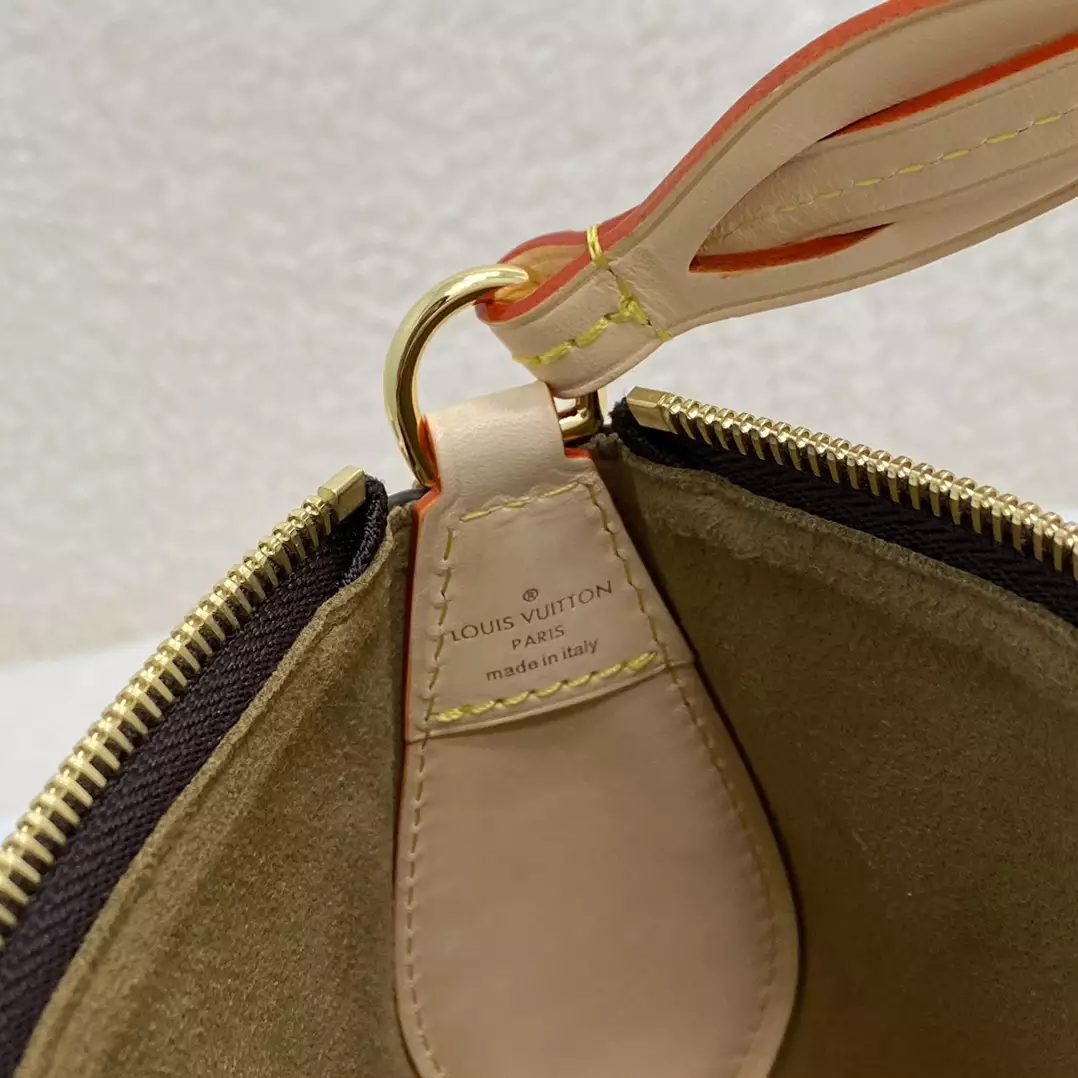 Pochette Tirette Monogram Canvas