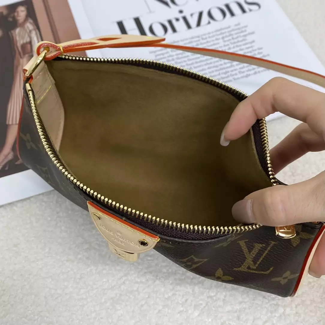 Pochette Tirette Monogram Canvas