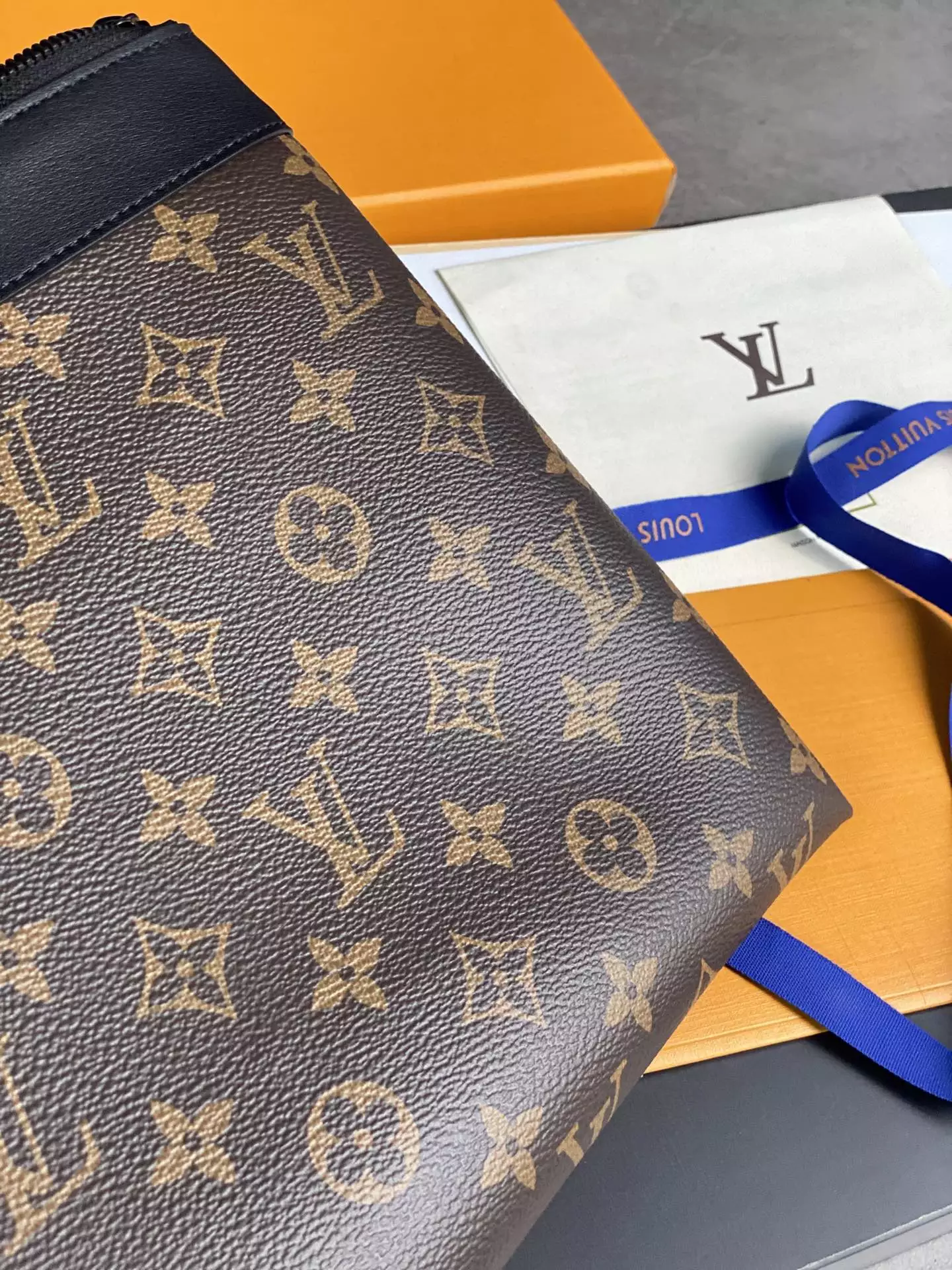 Pochette To-Go Monogram Macassar Canvas