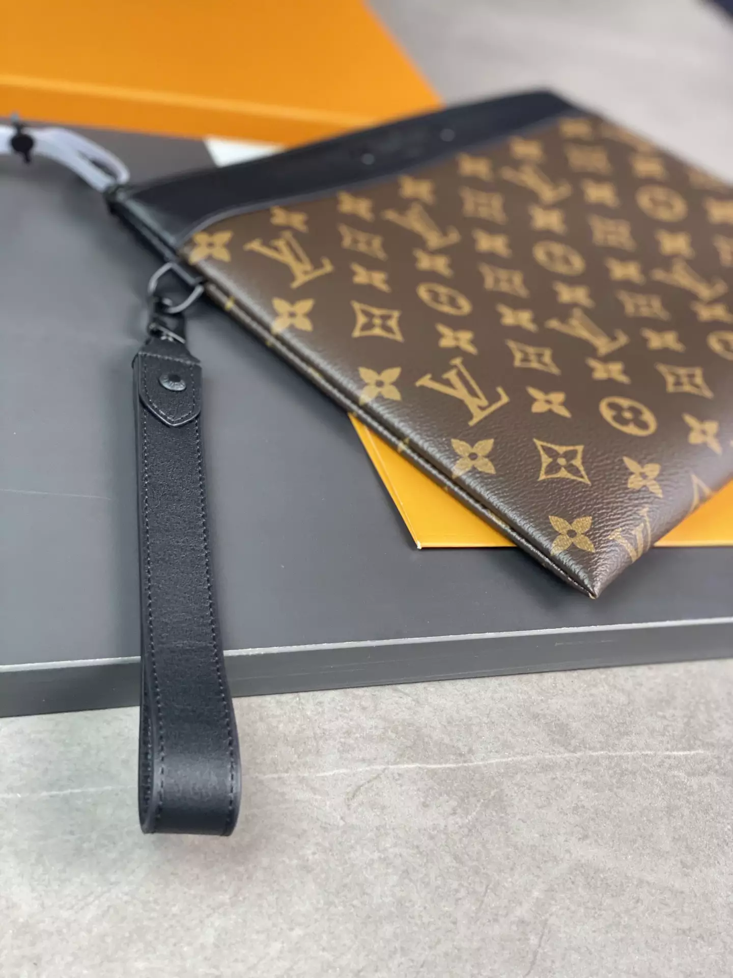 Pochette To-Go Monogram Macassar Canvas