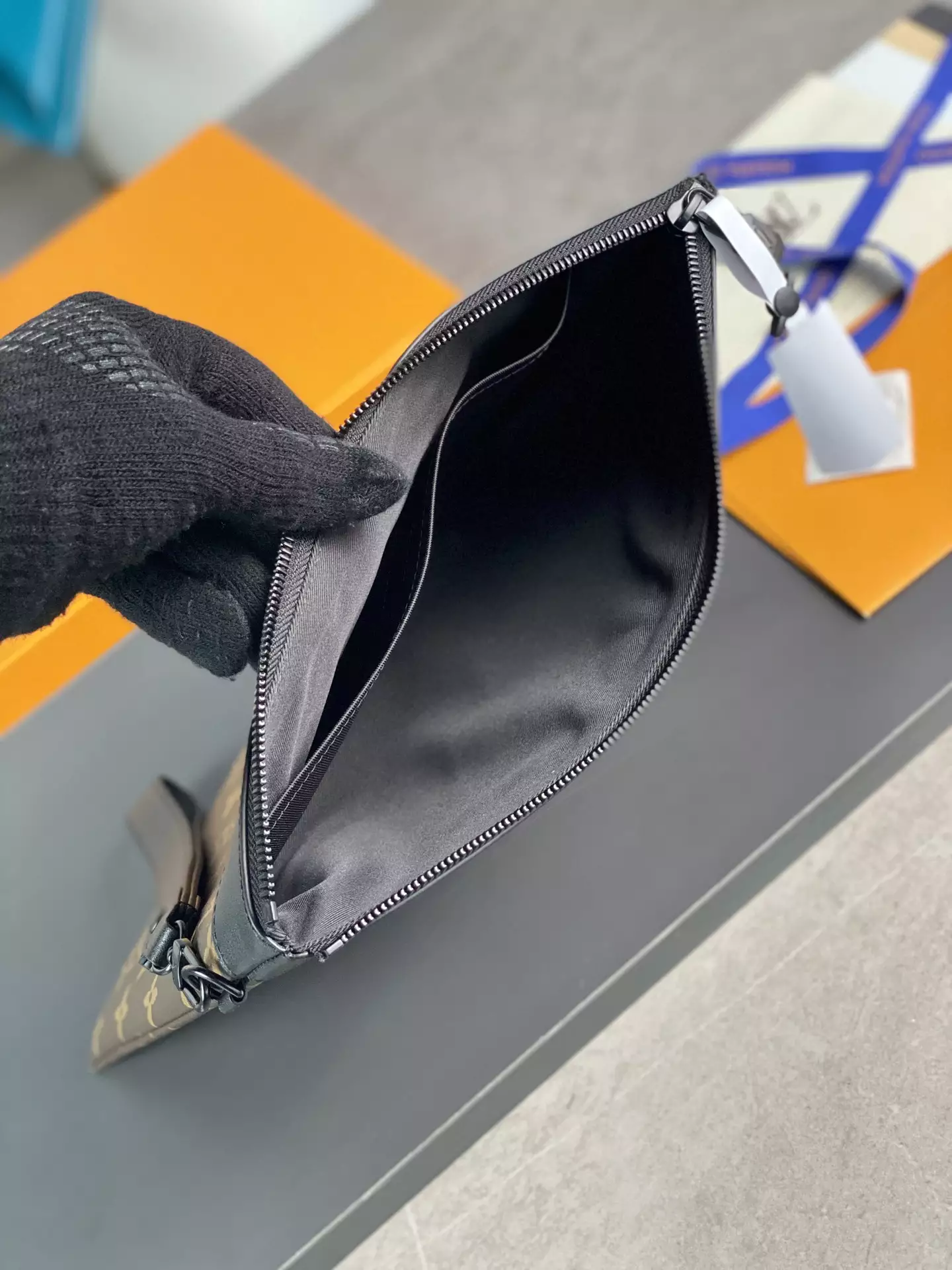 Pochette To-Go Monogram Macassar Canvas