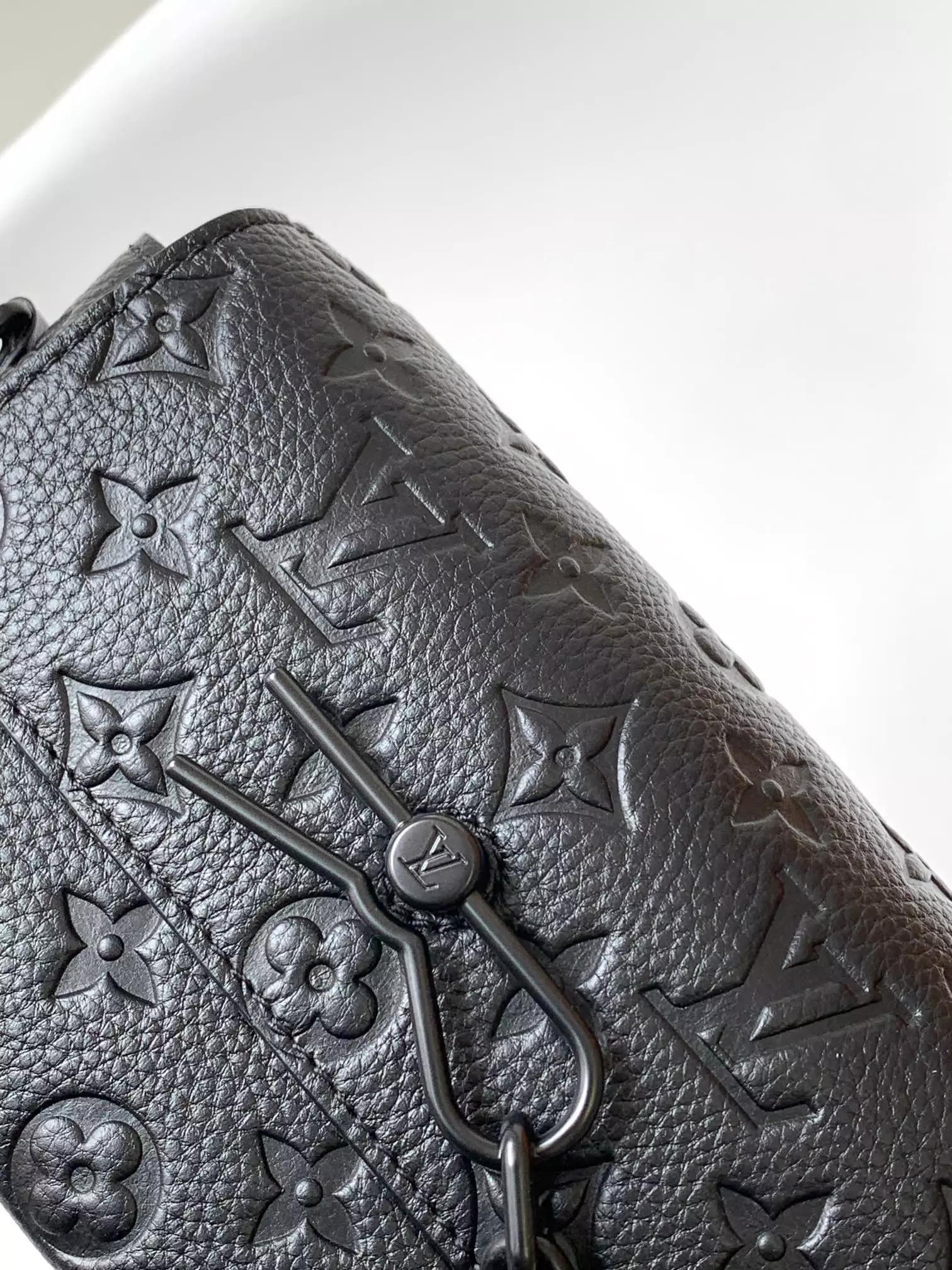 Steamer Wearable Wallet Monogram Taurillon Black Leather