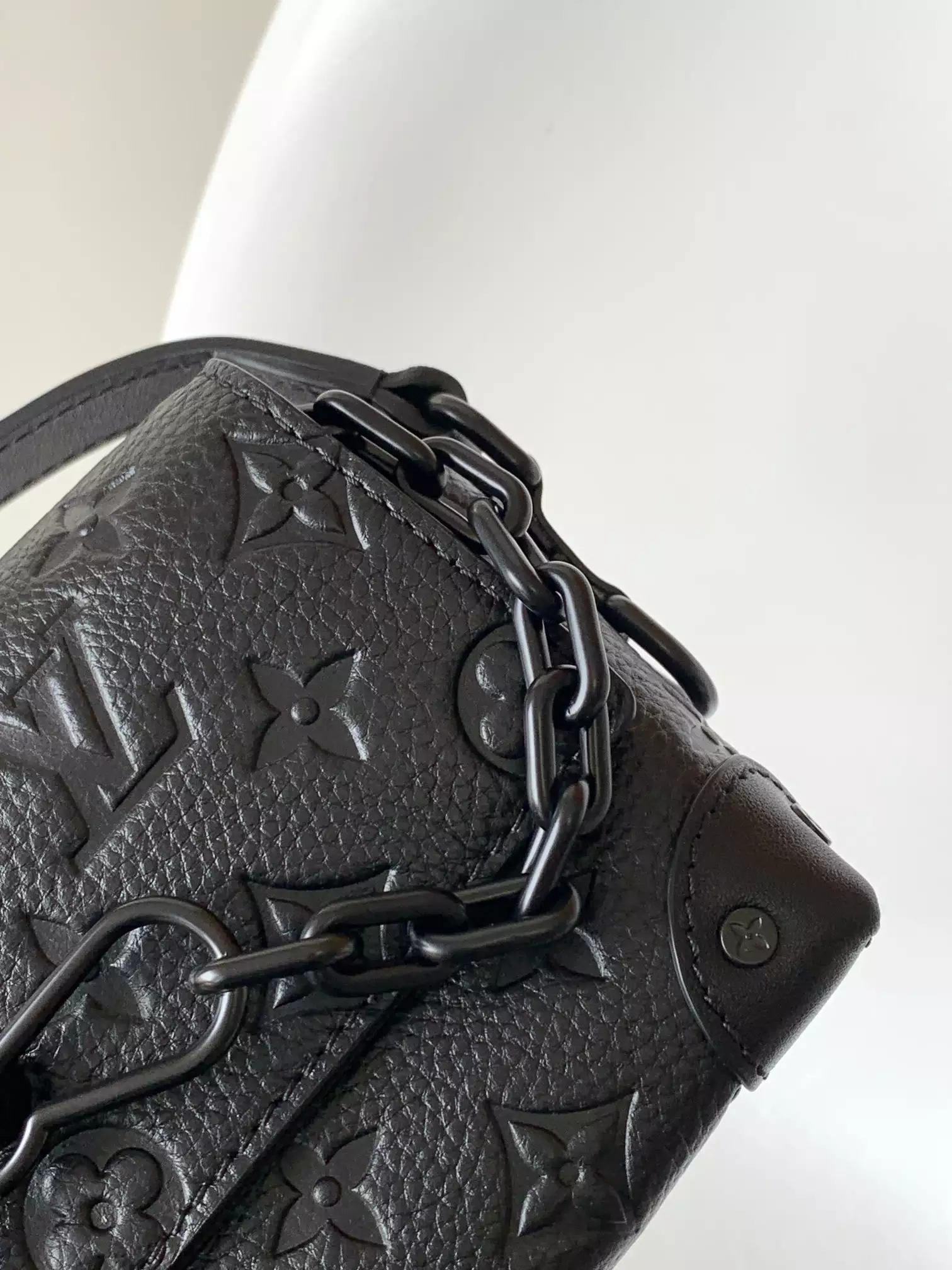 Steamer Wearable Wallet Monogram Taurillon Black Leather