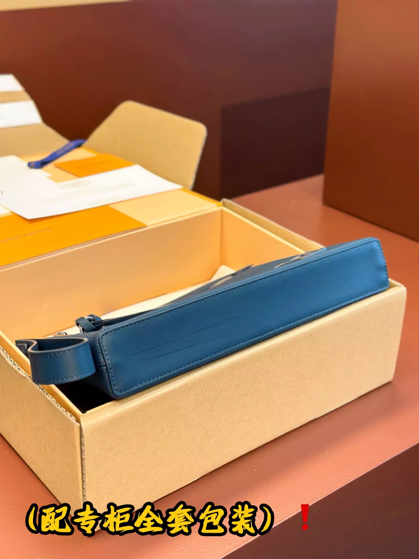 Takeoff Pouch Atlantic Blue Aerogram Cowhide Leather