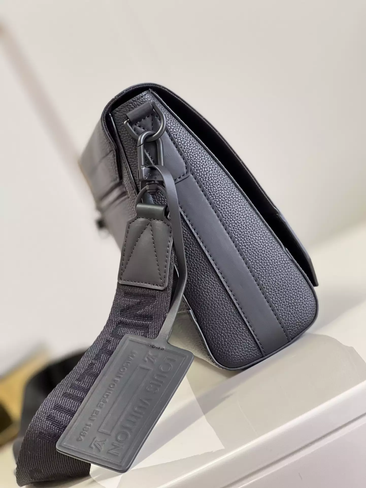 Takeoff Sling LV Aerogram Black Cowhide Leather