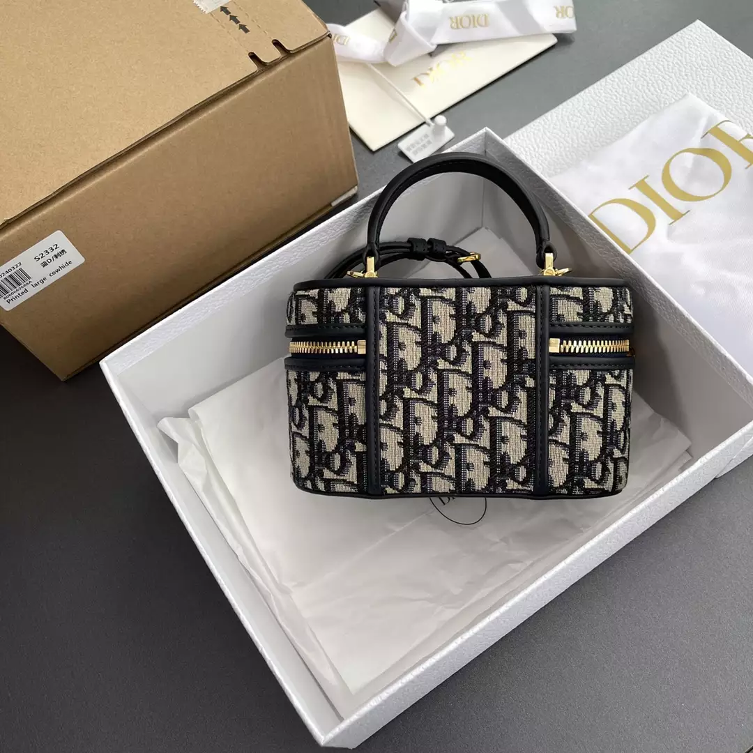 30 Montaigne Mini Vanity Case Blue Dior Oblique Jacquard