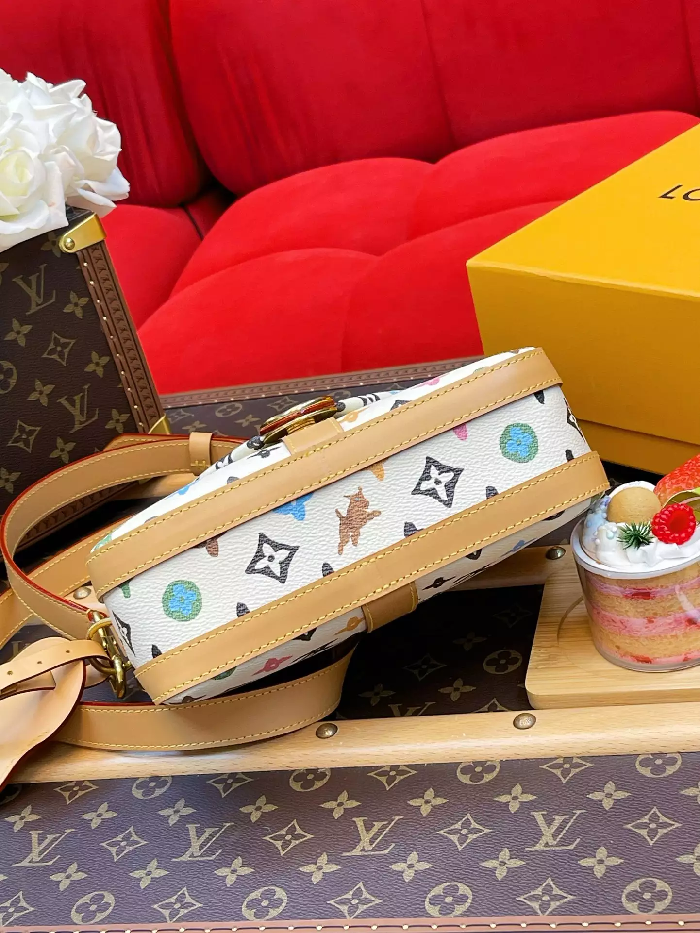 Envelope Messenger Bag Vanilla Monogram Craggy Canvas