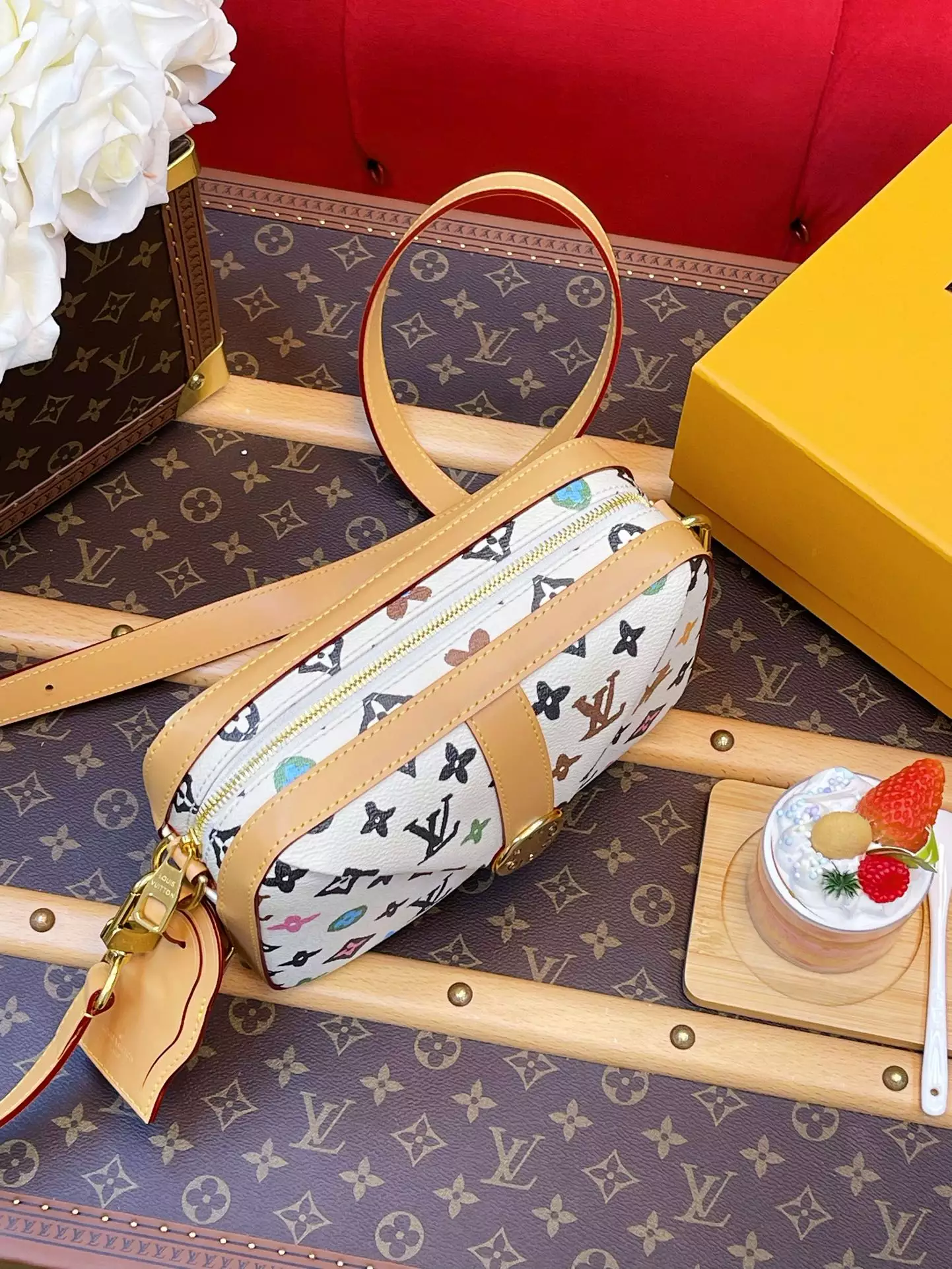 Envelope Messenger Bag Vanilla Monogram Craggy Canvas