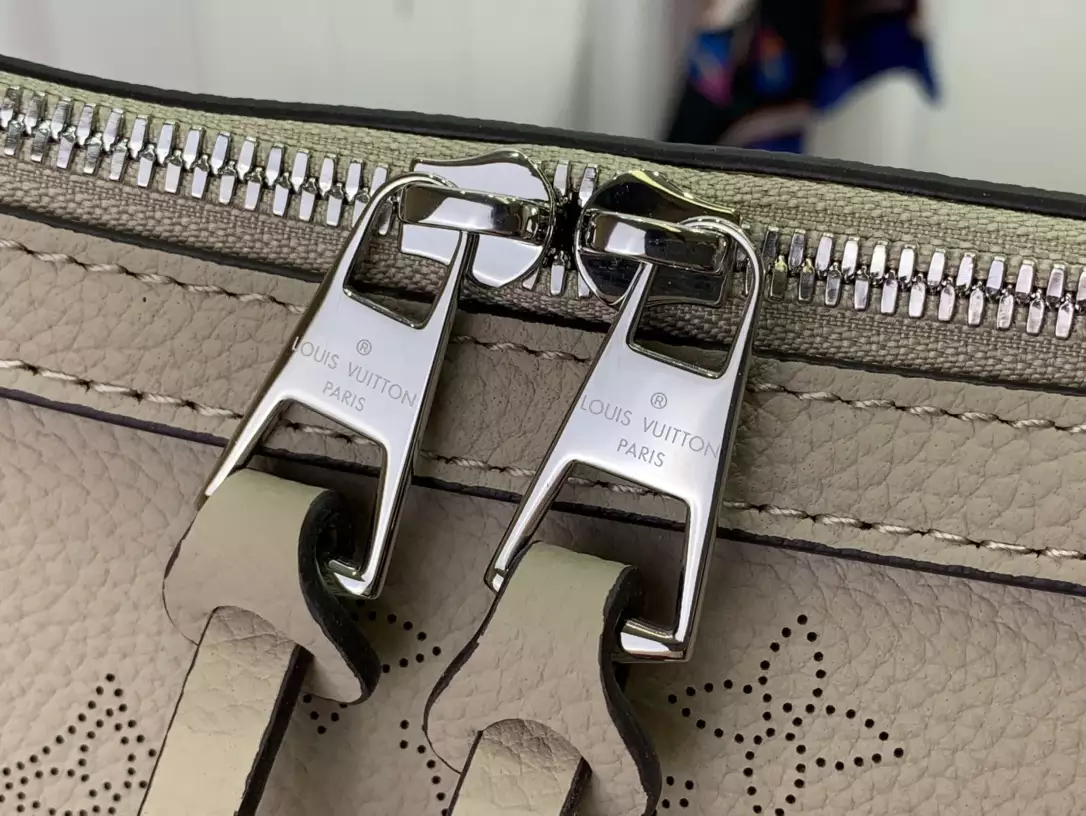 Hand It All MM Galet Gray Mahina Calfskin