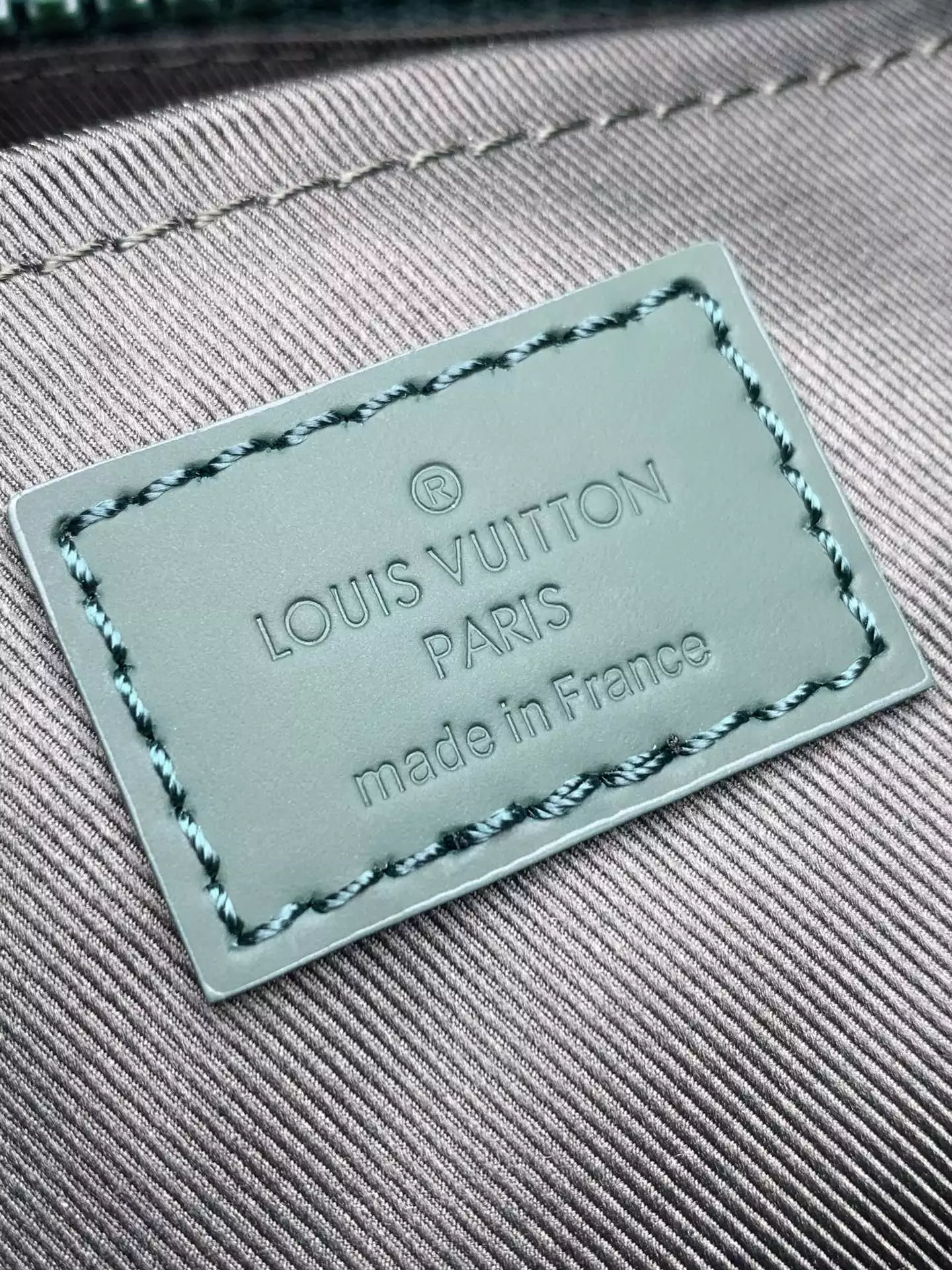 Keepall Bandoulière 25 Taurillon Monogram Forest Green Leather