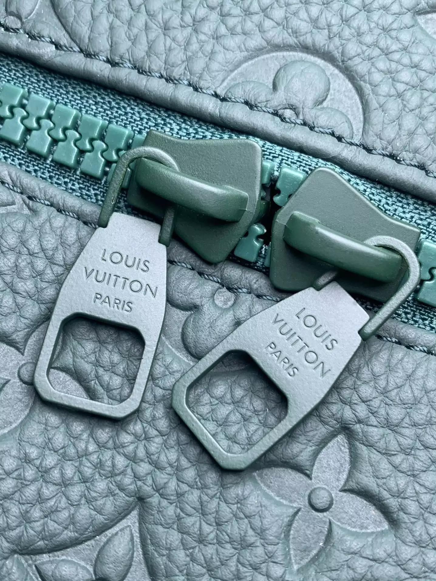 Keepall Bandoulière 50 Taurillon Monogram Forest Green Leather