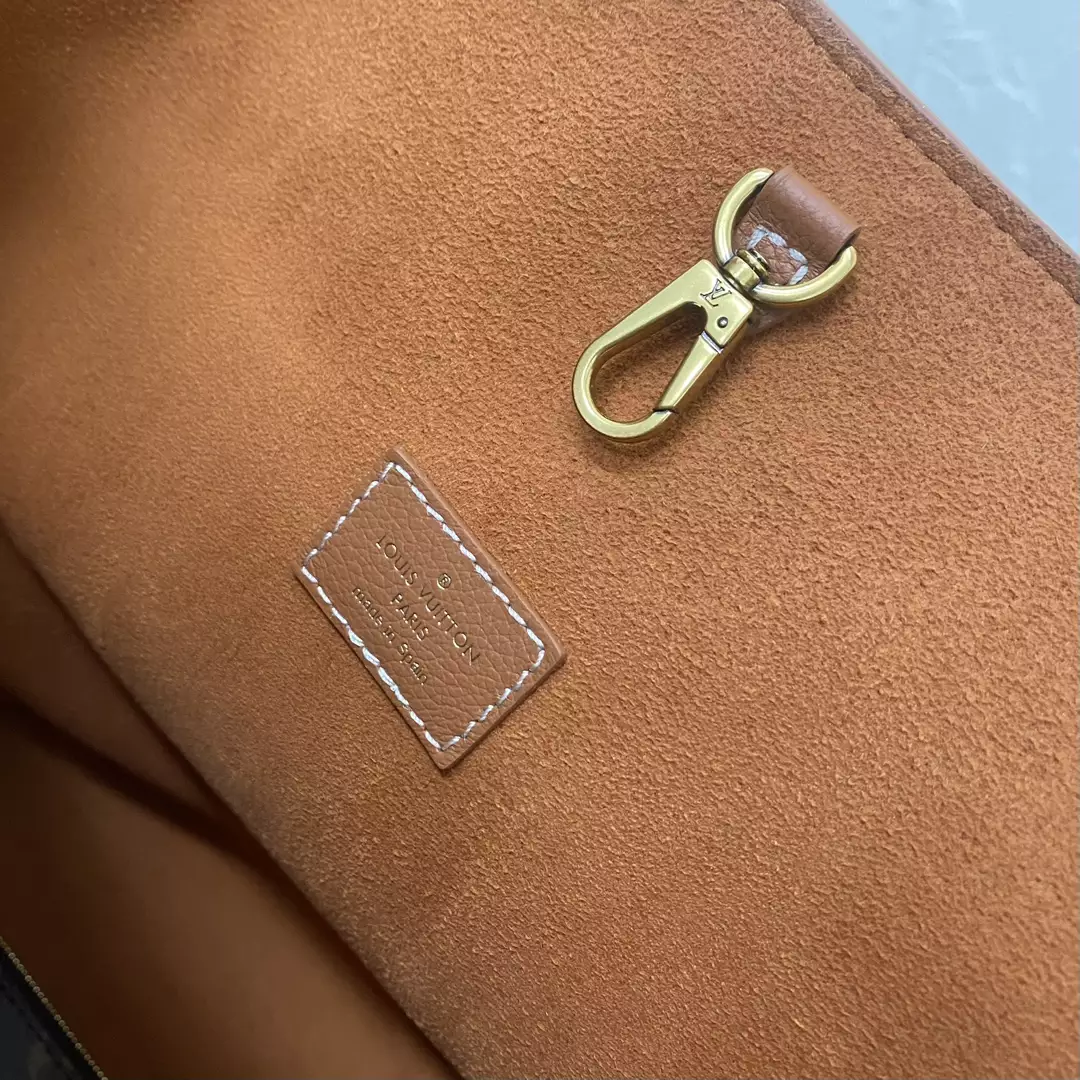 Low Key Hobo MM Cognac Brown Grained Calfskin