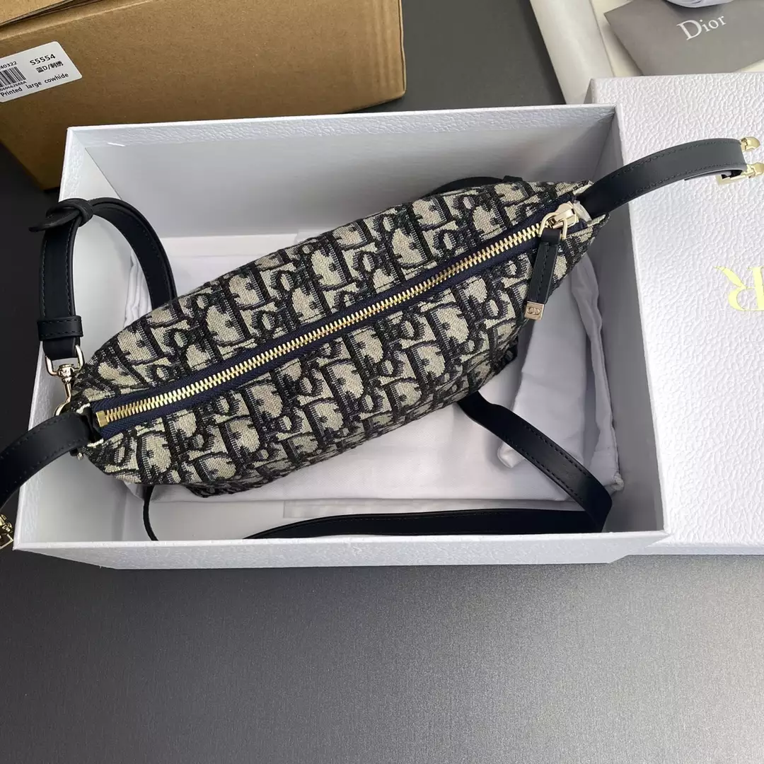 Medium DiorTravel Nomad Pouch Blue Dior Oblique Jacquard