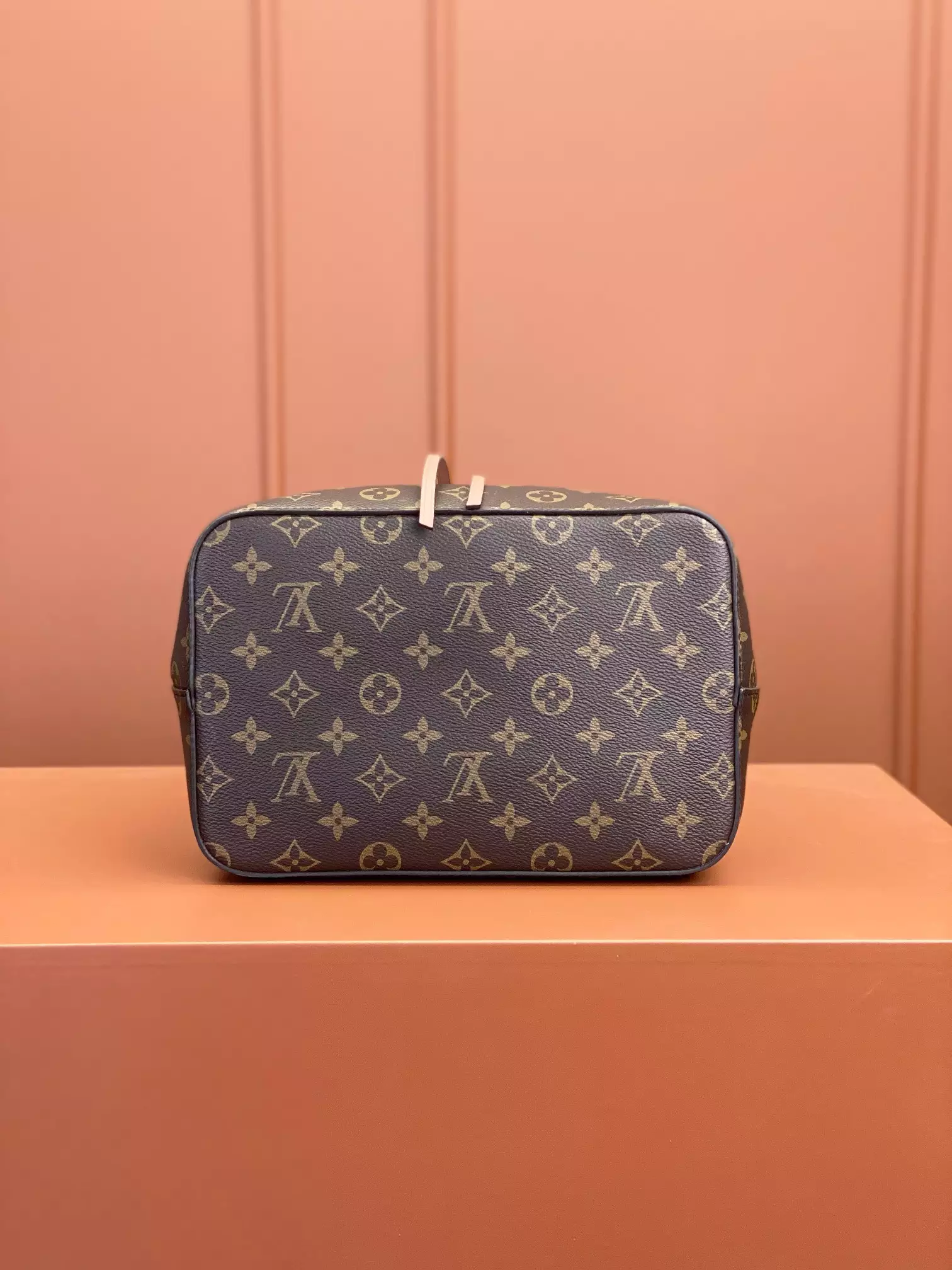 NéoNoé MM Bucket Bag Rose Poudré Pink Monogram Canvas