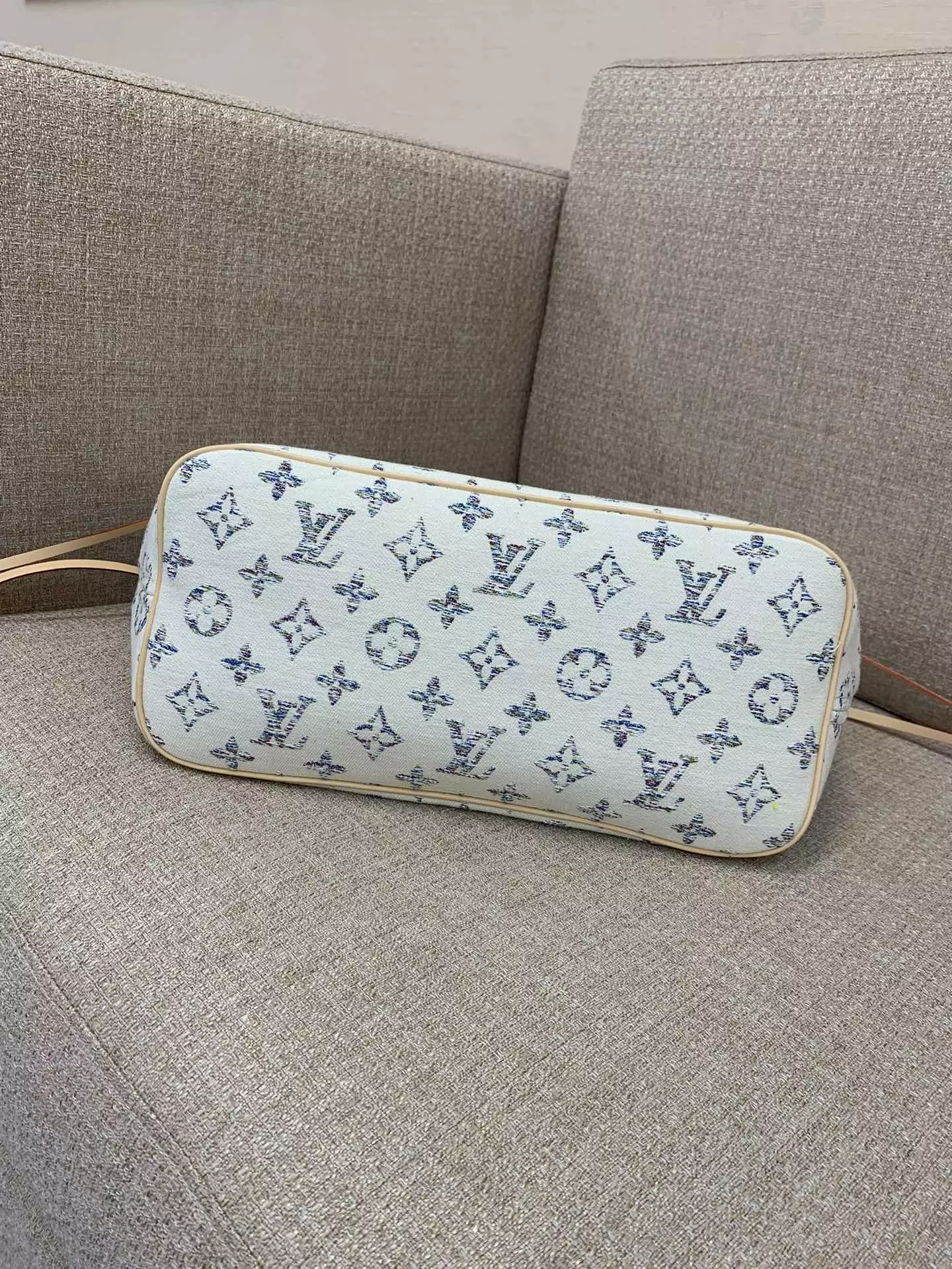 Neverfull MM Multicolor Beige Monogram Jacquard Fabric Tote Bag