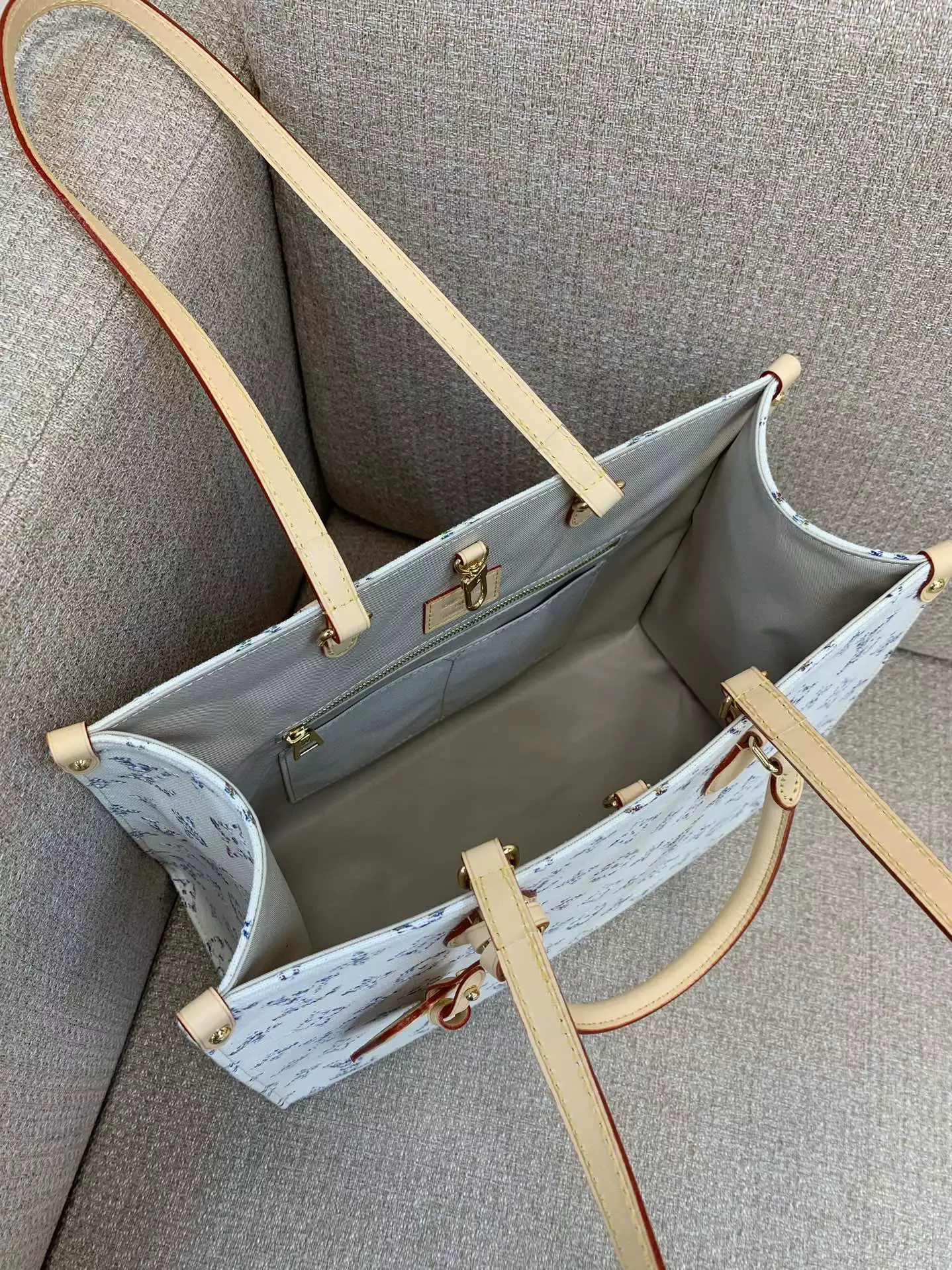 OnTheGo MM Multicolor Beige Monogram Jacquard Fabric