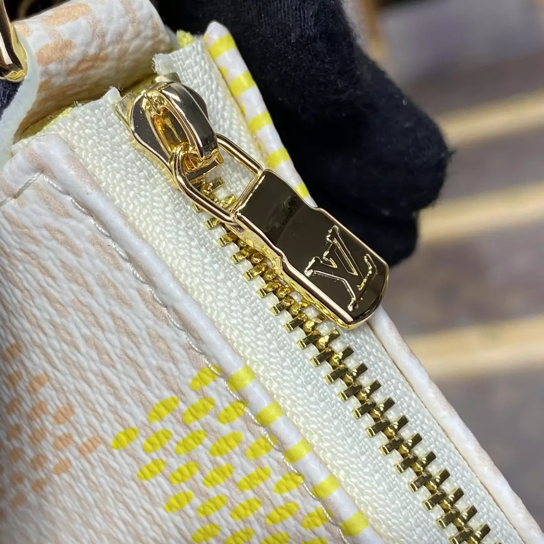 Pochette Accessoires Peach Pink Damier Giant Canvas