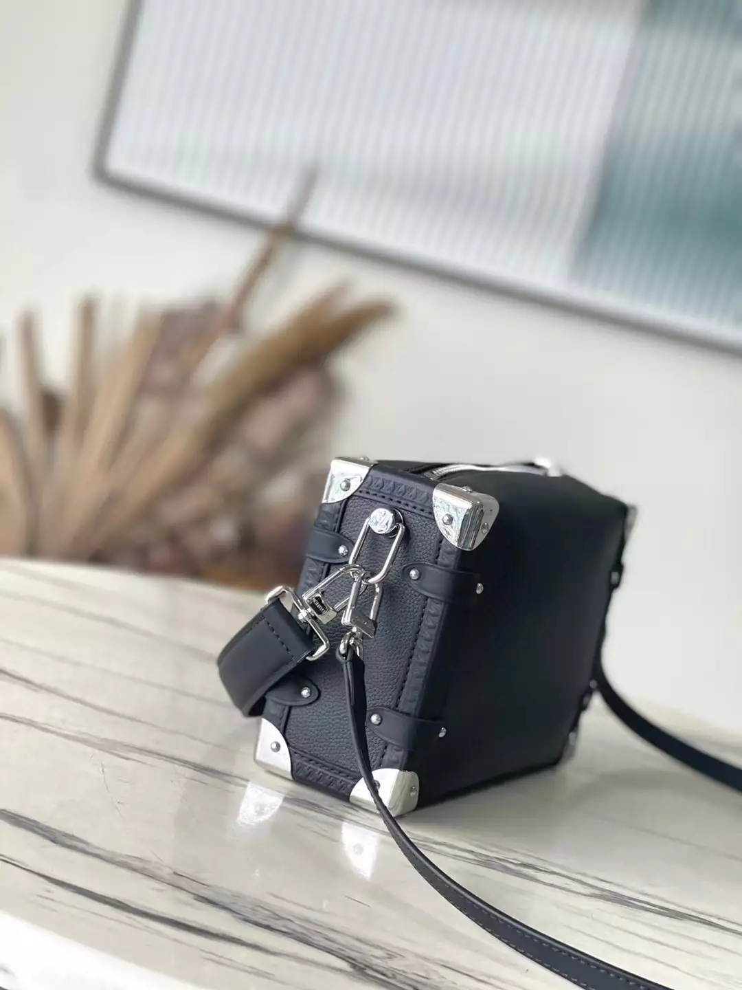 Side Trunk MM Black Grained Calf Leather