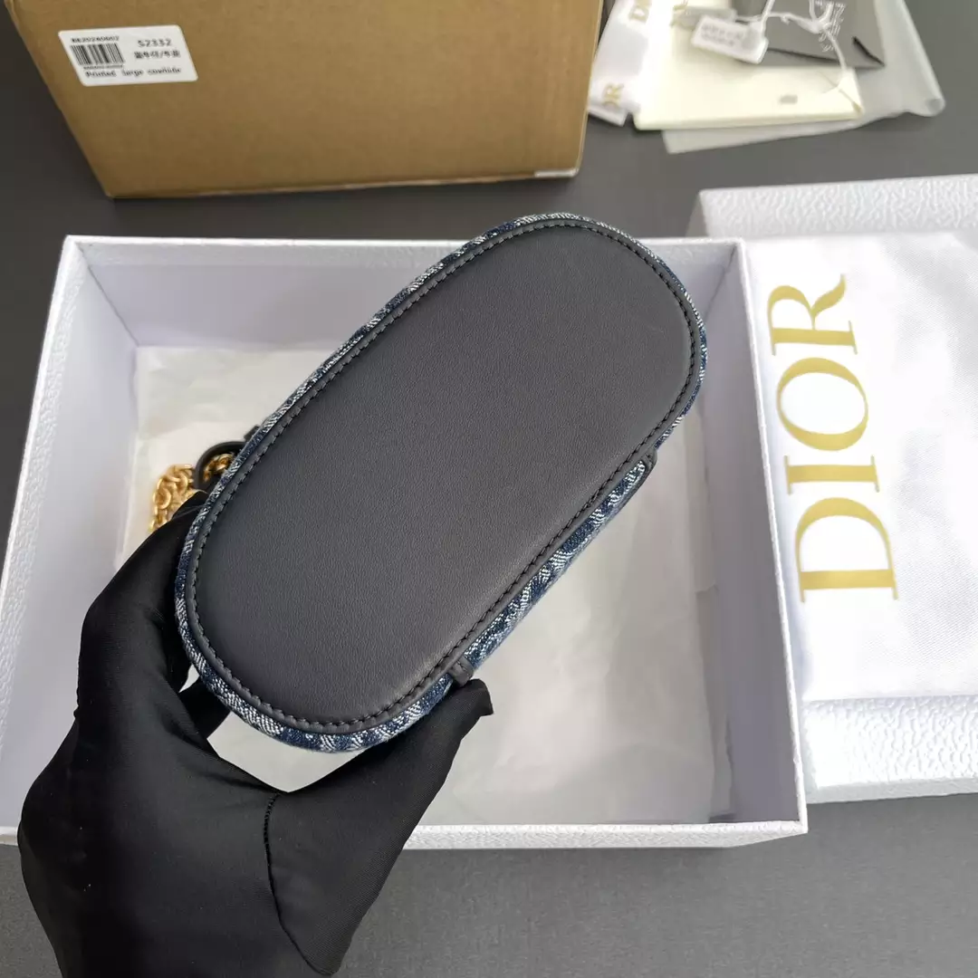 30 Montaigne Mini Vanity Case Blue Denim Dior Oblique Jacquard