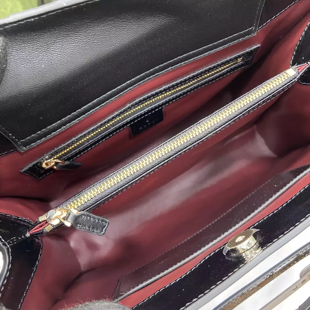 G*u*i diana medium tote bag in black patent leather