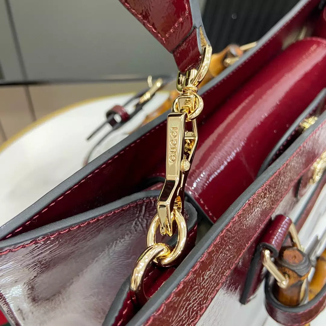 G*u*i diana medium tote bag in dark red patent leather