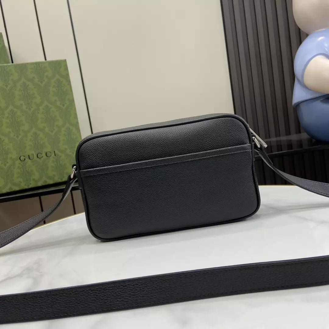 Gucci Mini Shoulder Bag in Black Leather