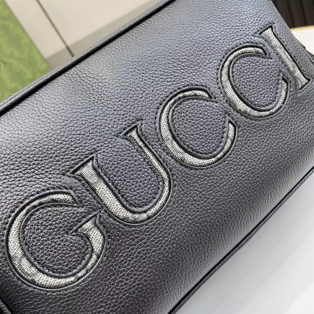 Gucci Mini Shoulder Bag in Black Leather