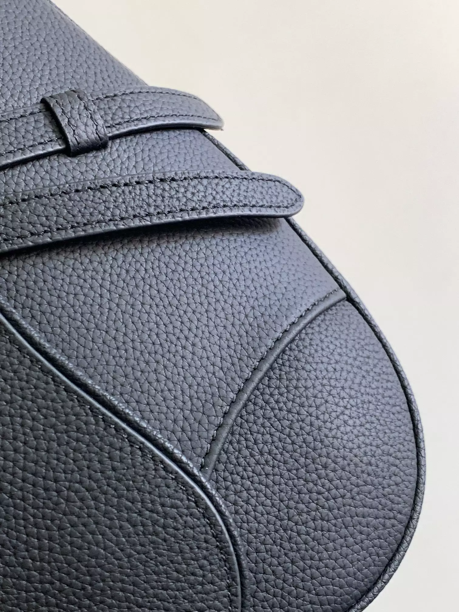 Saddle Bag Black Grained Calfskin - DB187