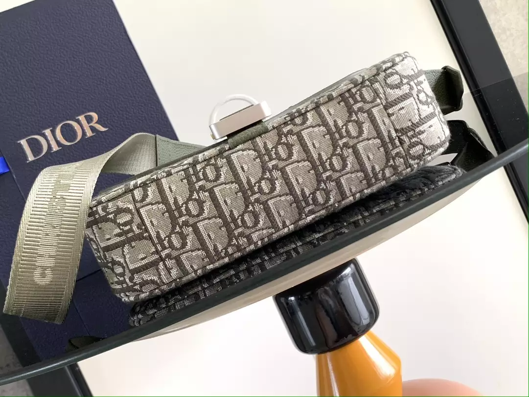 Small Saddle Messenger Bag with Flap Khaki Dior Oblique Jacquard and Khaki Grained Calfskin