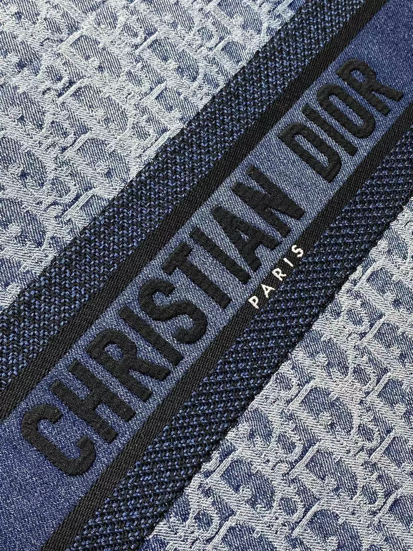Medium Dior Book Tote Blue Denim Dior Oblique Jacquard