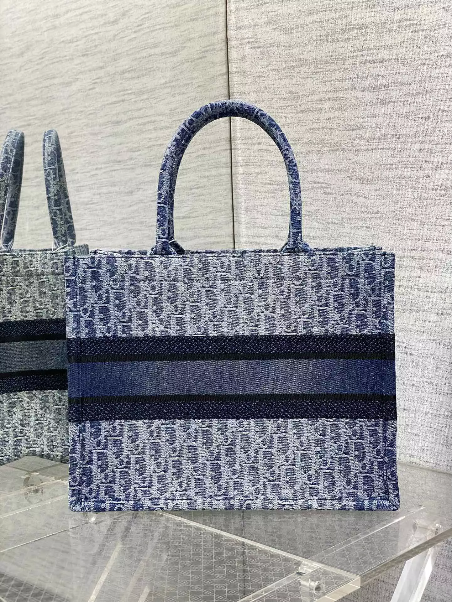 Medium Dior Book Tote Blue Denim Dior Oblique Jacquard