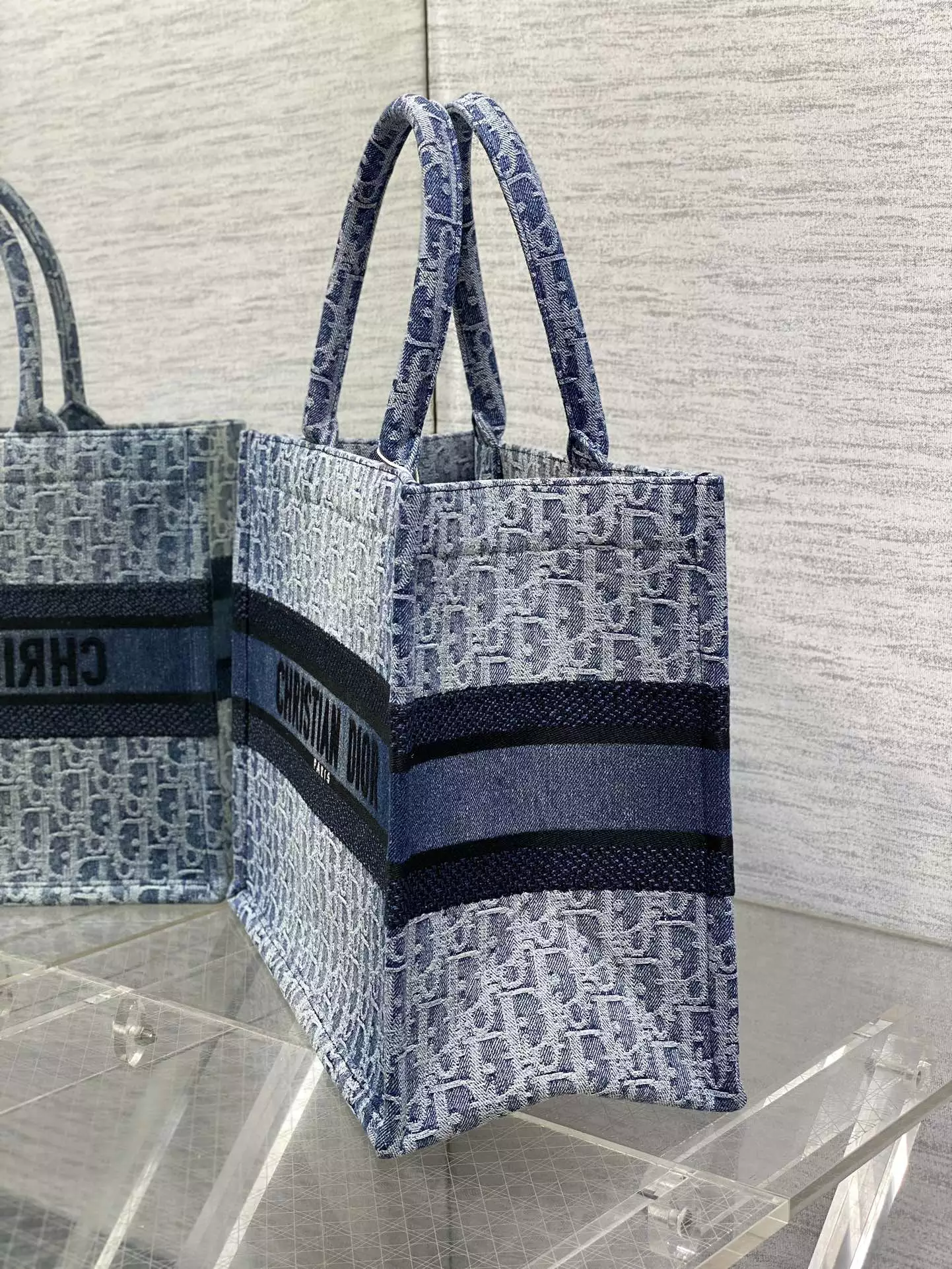 Medium Dior Book Tote Blue Denim Dior Oblique Jacquard