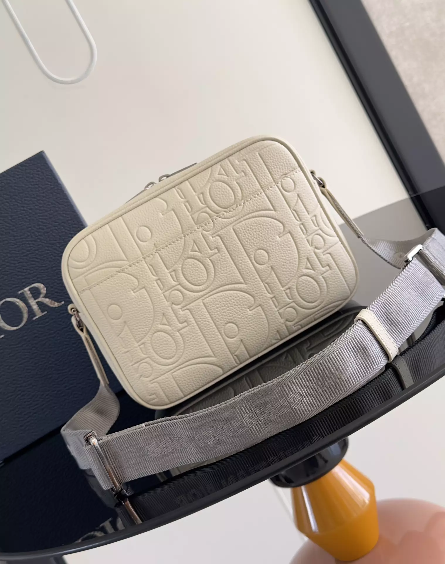 Rider 2.0 Zipped Messenger Bag Beige Dior Gravity Leather and Beige Grained Calfskin