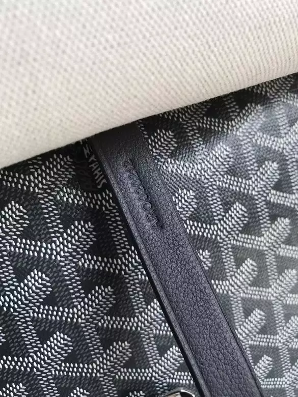 Goyard Capetien MM Messenger Bag - GYB204