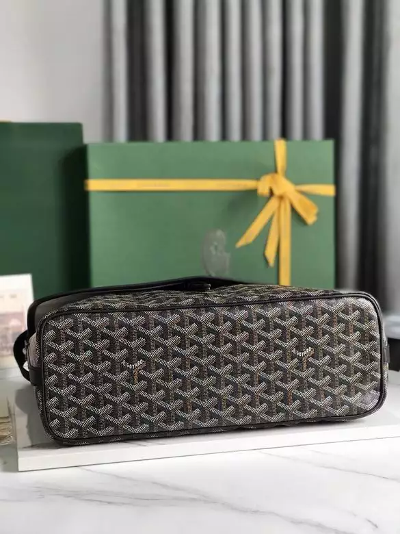 Goyard Capetien MM Messenger Bag - GYB206
