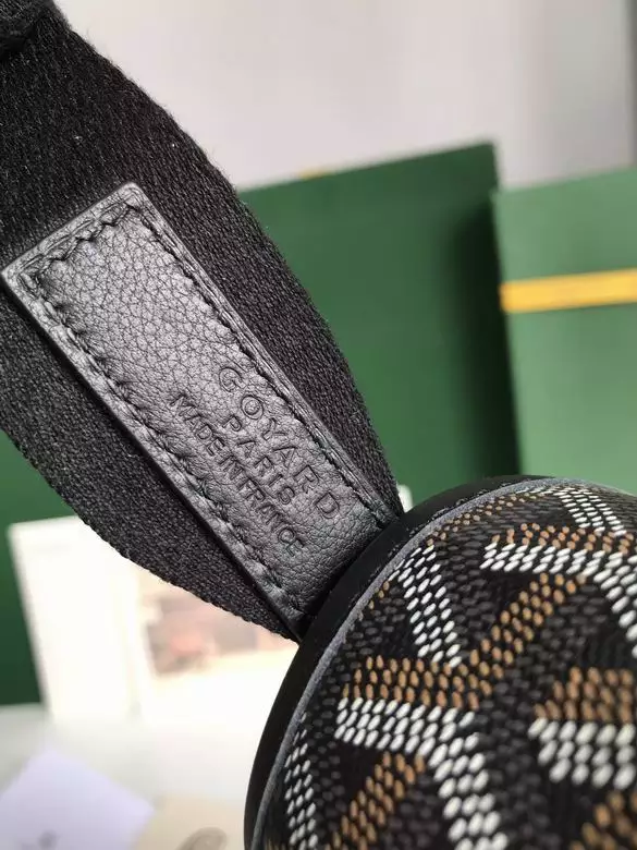 Goyard Capetien MM Messenger Bag - GYB206