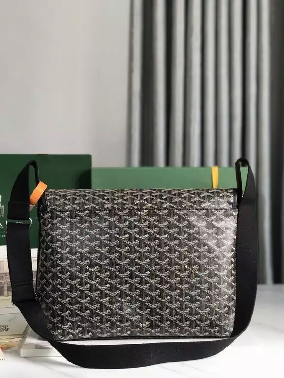 Goyard Capetien MM Messenger Bag - GYB206