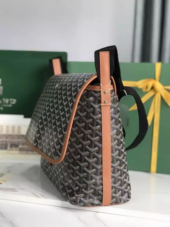 Goyard Capetien MM Messenger Bag - GYB207