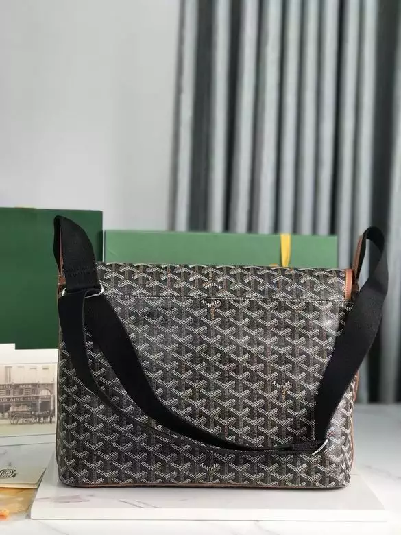 Goyard Capetien MM Messenger Bag - GYB207