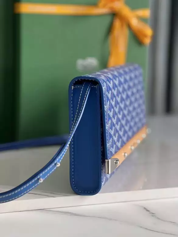 Goyard Monte-Carlo PM Clutch - GYB157